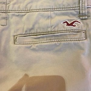 Hollister khakis size: 31/32 condition 5/10
